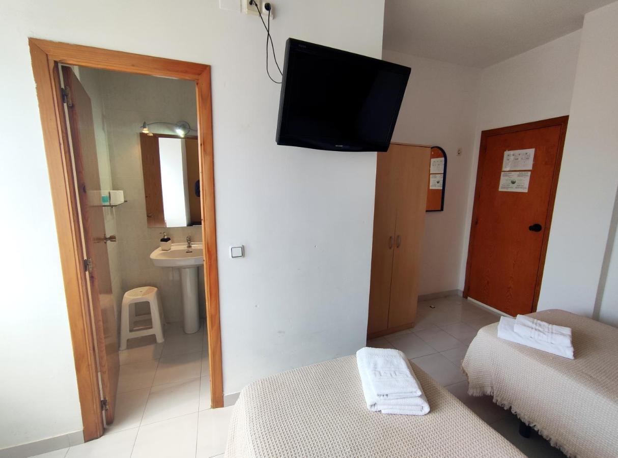 Hostal Neus Hotel Alcala de Xivert Bagian luar foto