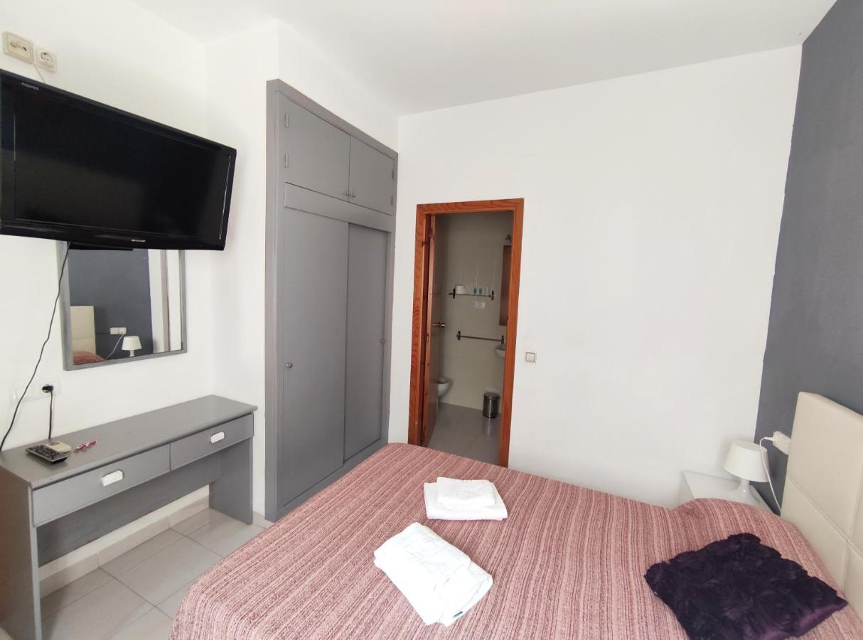 Hostal Neus Hotel Alcala de Xivert Bagian luar foto